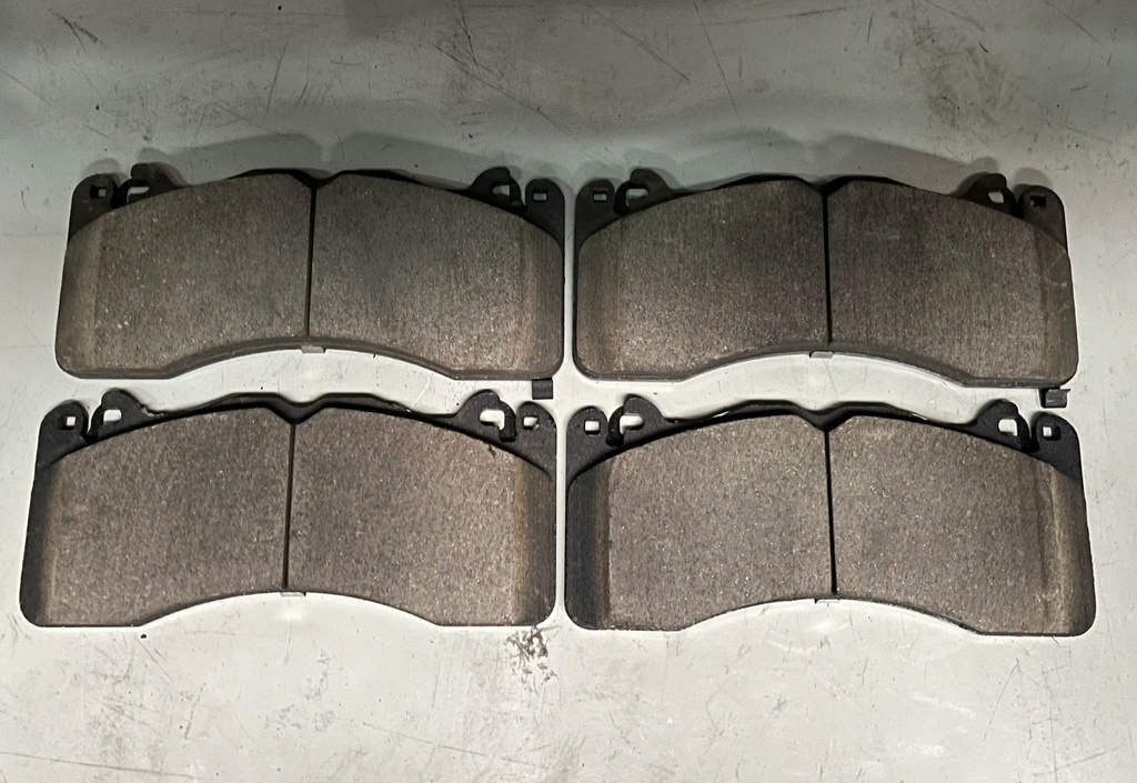 Pastillas Delanteras Fibra Carbón Extreme Ford Mustang Bullit / GT V8 5.0L 2015-2023