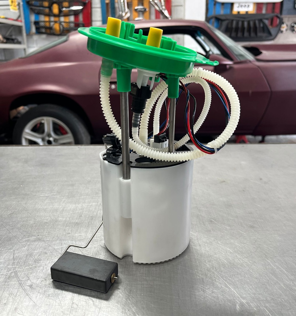 Bomba de Combustible para Audi RS4 V8 4.2L 2007-2008 / A4 L4 2.0L 2009 / A4 Quattro L4-2.0 / LV6-3.2L 2005-2009.