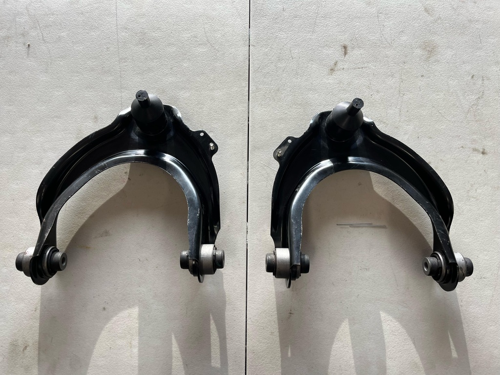 Tijeretas Delanteras Superiores Honda Accord 2003-2007 / Acura TSX 2004-2008.