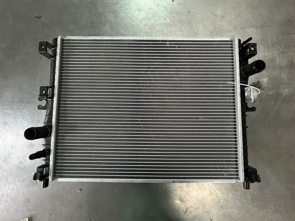 Radiador 1 Fila Chevrolet Corvette 6.2L V8 2014-2019