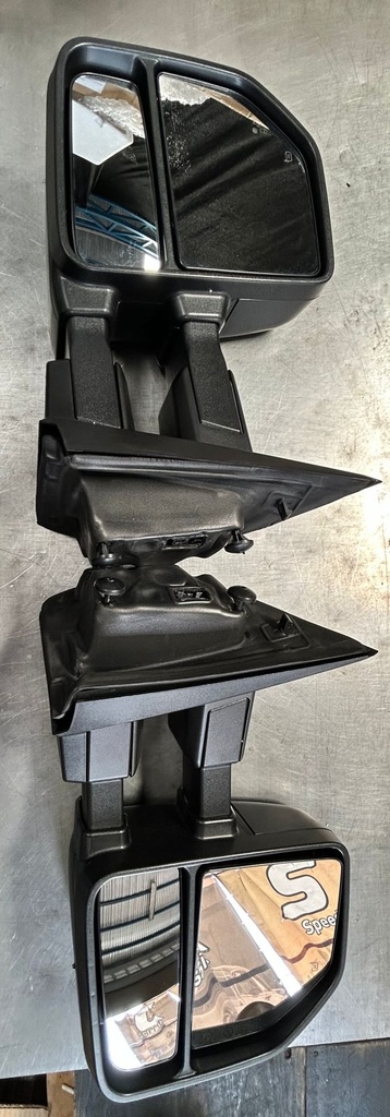 Espejos tipo remolque para Ford F150 2015 al 2020 (detalle)