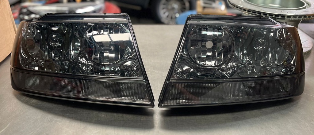 Luces Delanteras Ahumadas Jeep Grand Cherokee 99/04