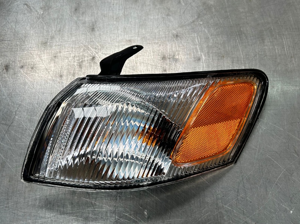 Luz lateral izquierda para Toyota Camry 97/99