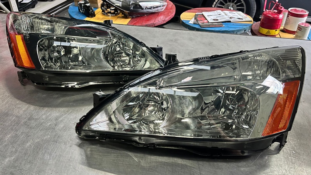 Par de Luces Delanteras Ahumadas Honda Accord 03-07