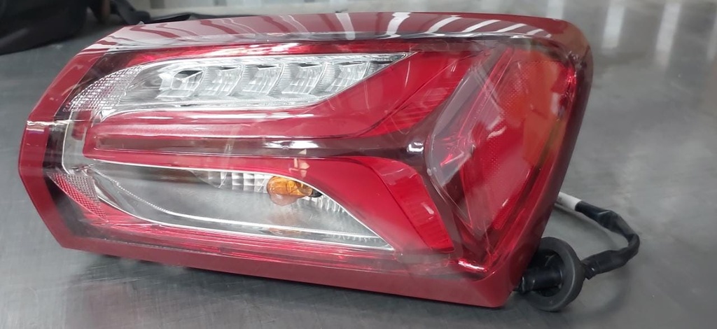 Luz tras dere Chevrolet Malibu 2019