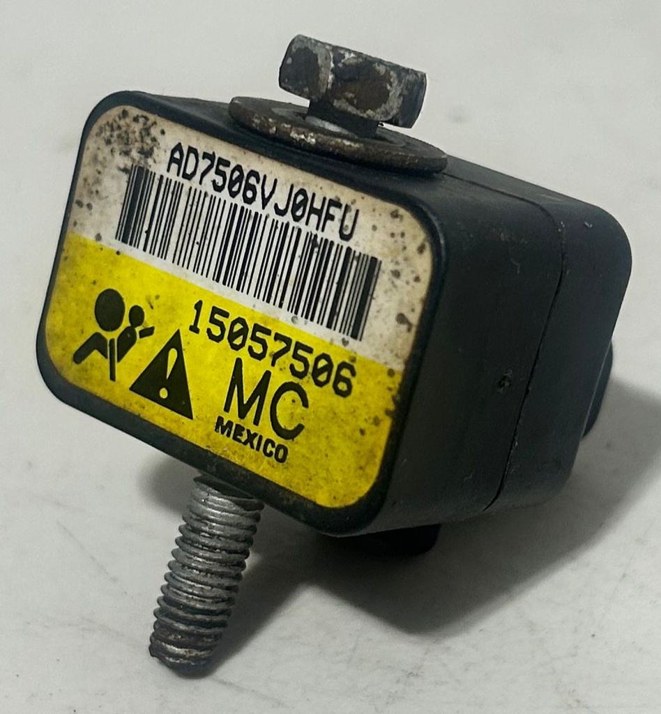 Sensor de impacto para Chevrolet / GMC Avalanche 1500 2003 al 2004 / Silverado / Sierra 1500 / 2500 2003 al 2004 / Suburban 1500 / 2500 2003 al 2004 / Tahoe / Yukon 2003 al 2004 ( usado )