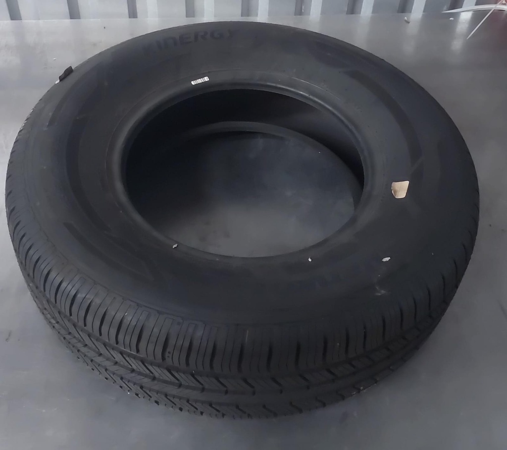 1 Llanta de HANKOOK KINERGY 235/70R15