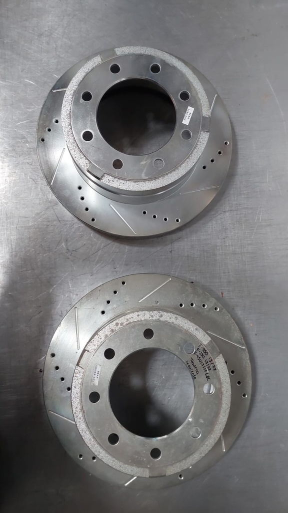Discos traseros perforados ventilados Ford F-250/F-350/F-450 6.8L 13-22