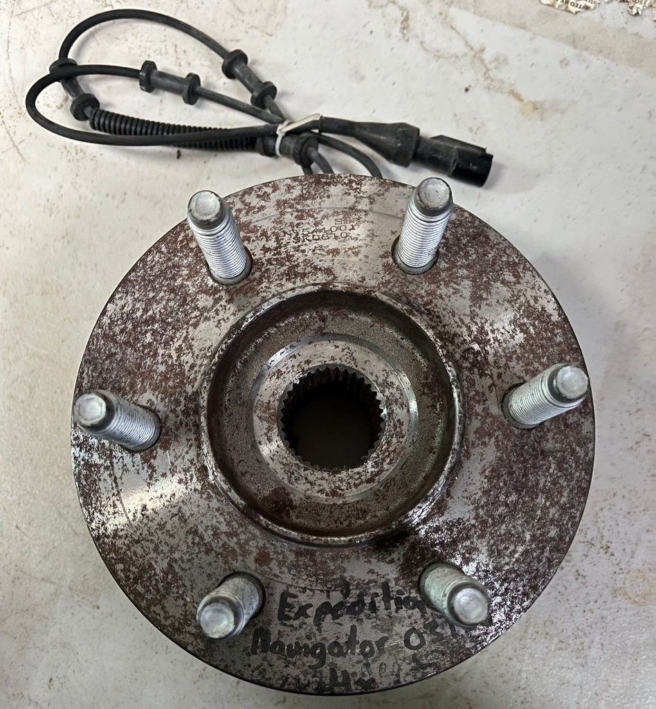 Bocina trasera para Ford Expedition 2003 al 2006 / Navigator 2003 al 2006 (4X2)