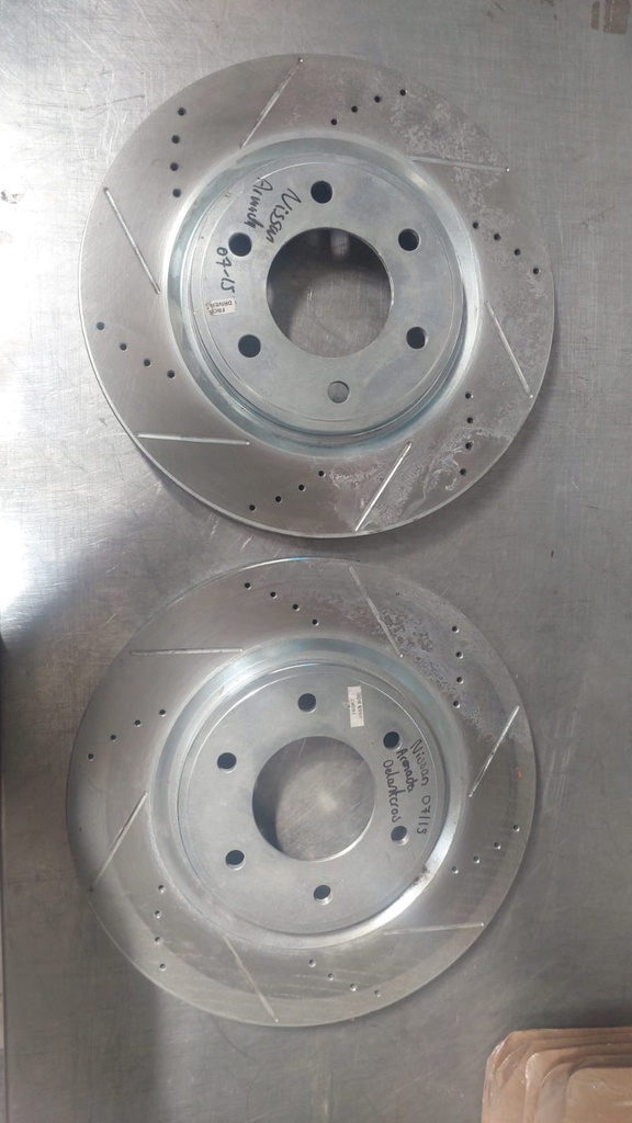 Discos delanteros ventilados perforados para Nissan Armada 07-15