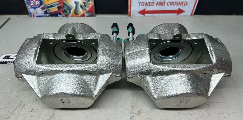 Calipers delanteros para Mercedes Benz 230 1977 a 1978 / 240D 1976 а 1983/ 280CE 1978 a 1981 / 280E 1977 a 1981 / 300CD 1978 a 1985 / 300D 1977 a 1985 / 300TD 1979 a 1985