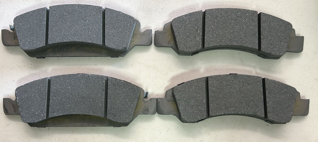 Pastillas delanteras cerámicas para Chevrolet / GMC Silverado 1500 2007 al 2019 / Suburban 2015 al 2020 / Tahoe 2009 al 2020 / Sierra 1500 2006 al 2018 / Yukon 2009 al 2020