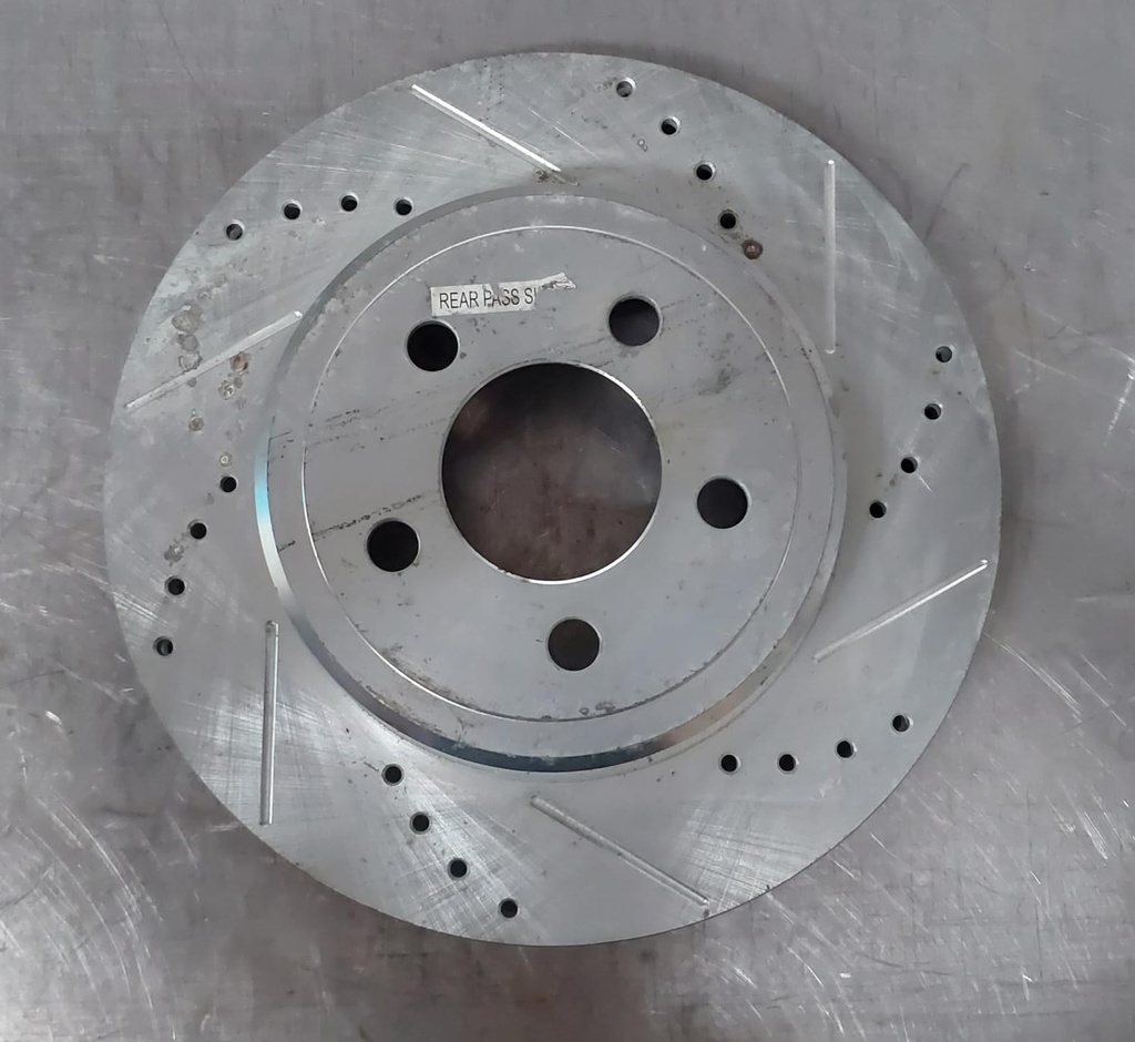Disco trasero ventilado perforado para Dodge Challenger GT 17-18