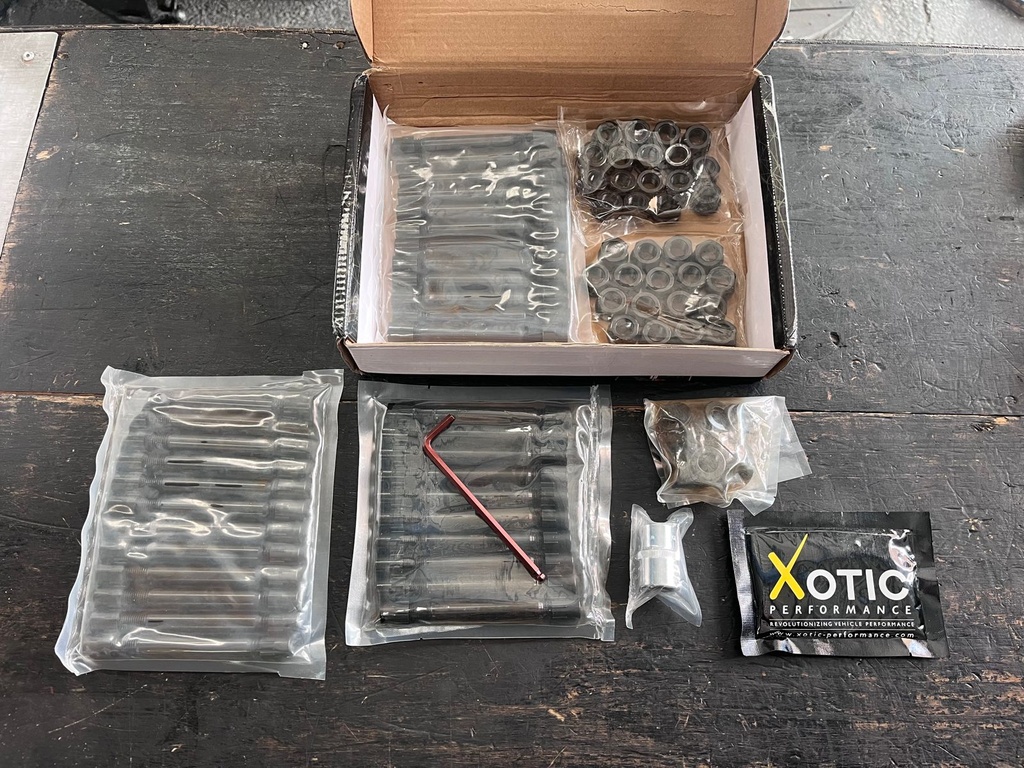 Set de Tornillos de Cabezote para Chevrolet /GM 6.2L / 6.5L Diesel de 1982-2000.