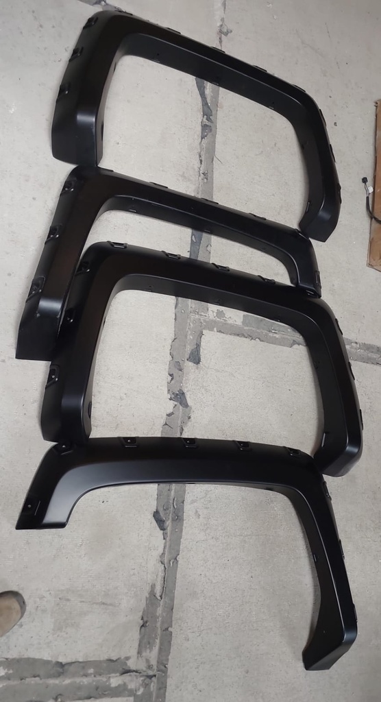 Flares para Chevrolet Silverado 1500/2500/3500HD 14-19