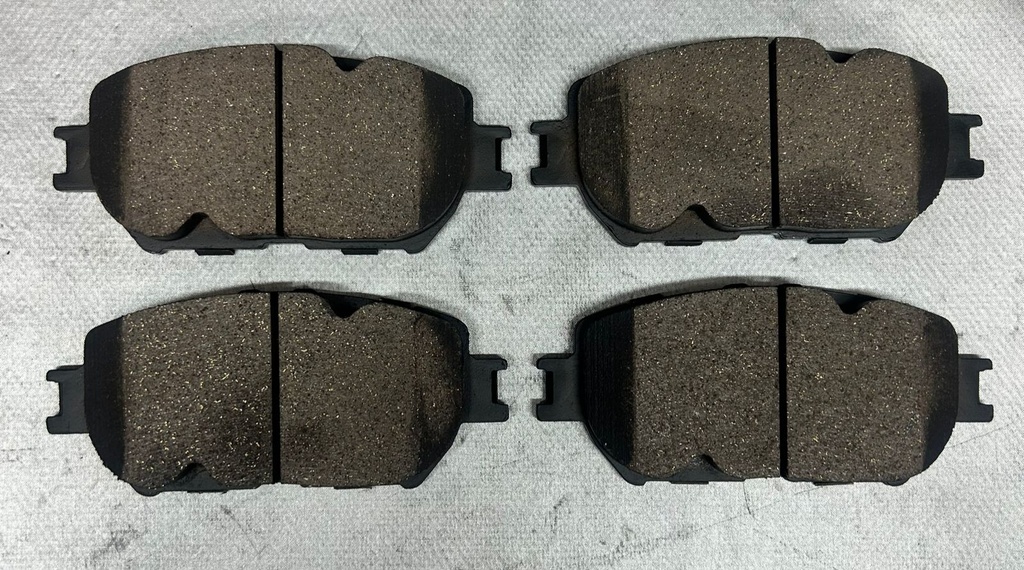 Pastillas delanteras semi metálicas para Toyota Camry 2002 al 2006 / Lexus GS300 2006 / IS250 2009 al 2015