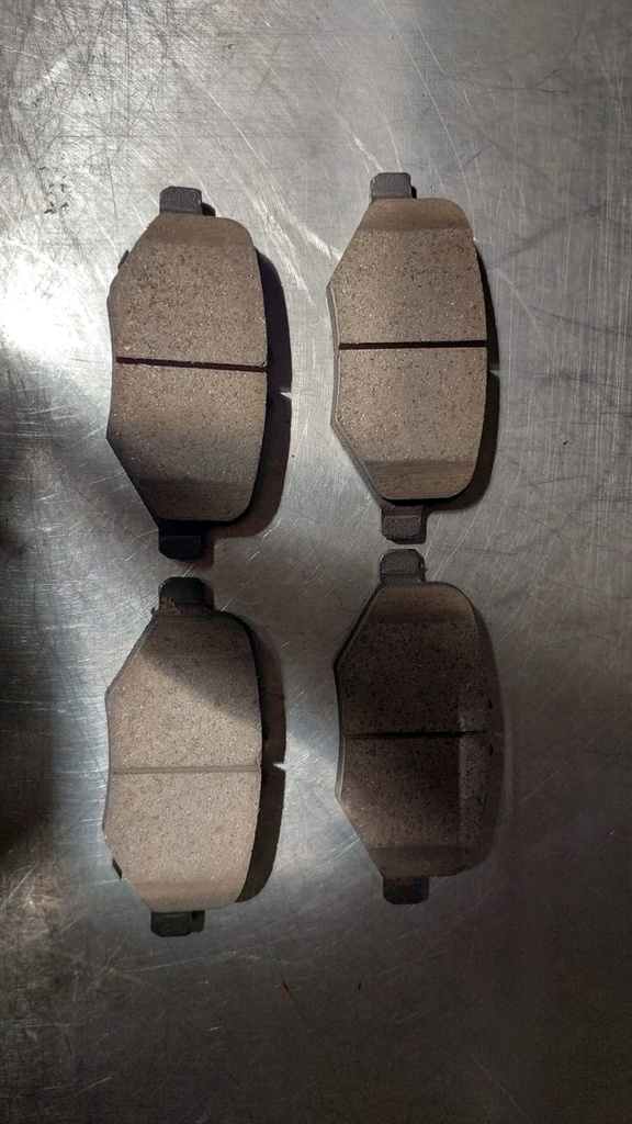 Pastillas de freno cerámicas traseras para Ford Explorer 2013 al 2019 / Edge 2013 al 2014 / Flex 2013 al 2019 / Taurus 2018 al 2019