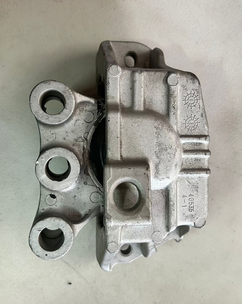 Soporte de motor Jeep Renegade 2.4L 2015 al 2018
