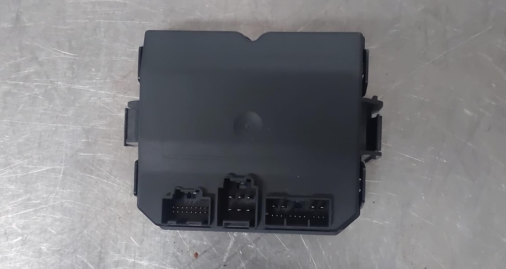Módulo de control de puerta trasera levadiza para Cadillac SRX 10-16