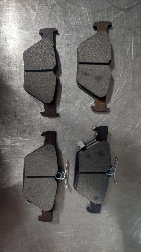 Pastillas traseras cerámicas para Subaru Crosstrek 2019 al 2023 / Forester 2019 al 2024 / Legacy 2015 al 2023 / Outback 2015 al 2023 / WRX 2016 al 2021