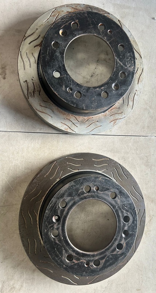 Discos delanteros Ventilados / Ranurados para Chevrolet Silverado 2500 2011 al 2021 / 3500 2011 al 2024 / Suburban 2016 al 2019 / GMC Sierra 2500 2011 al 2020 / 3500 2011 al 2024