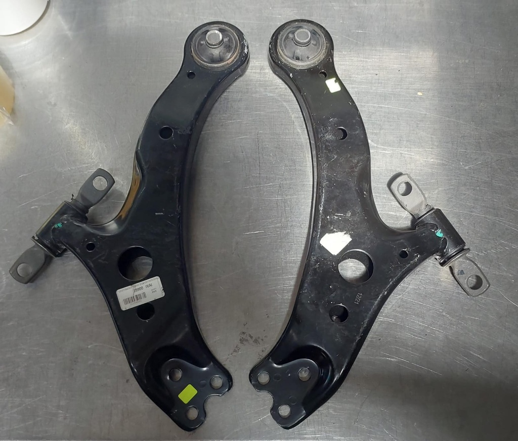Tijeretas delanteras inferiores para Toyota Camry/Solara 2004-2008