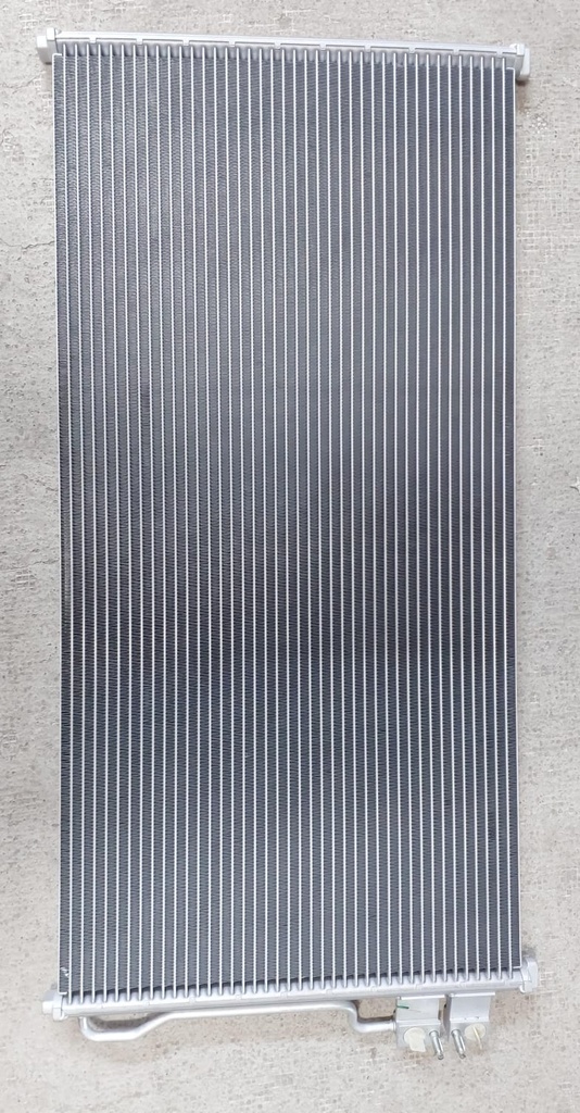 Condensador de Aire A/C para Ford Expedition V8 4.6L / 5.4L 1997-2006.