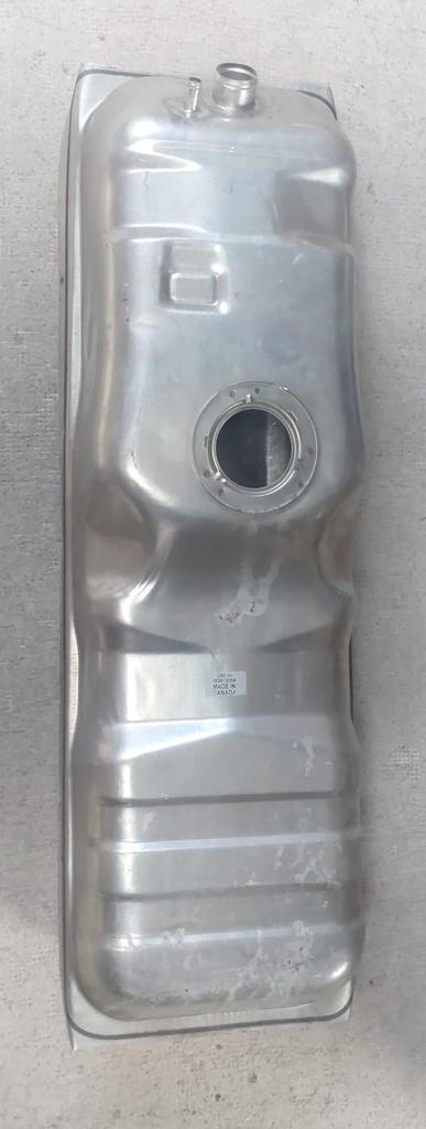 Tanque de combustible para Chevrolet / GMC C10 / C20 / C30 / K10 / K20 / K30 1982 a 1986 Especificaciones: 16 galones / 61 litros / largo 42-7/8 pulgadas / Ancho 14-1/8 pulgadas / Altura 11 pulgadas