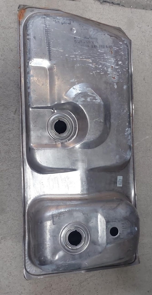Tanque de combustible para Ford Mustang 1983 a 1997 especificaciones: 15.5 galones / 59 litros / Largo 42-1/2 pulgadas / Ancho 19-1/4 pulgadas / Altura 10-3/4