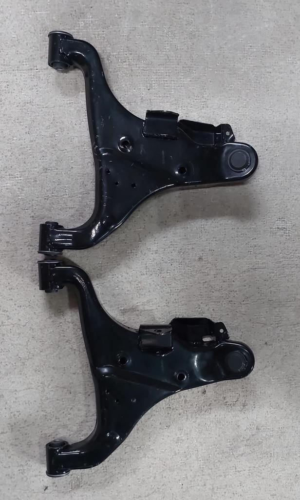 Tijeretas Delanteras Inferiores Nissan Armada 2005-2015 / Titan 2004-2015 / Pathfinder Armada 2004 / Infiniti QX56 2004-2010.