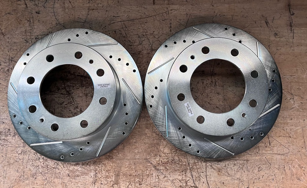 Discos Delanteros Perforados / Ventilados Chevrolet Silverado 2500HD 2001-2010 / 3500HD 2001-2006 / Express 2500 2021-2023 / Avalanche 2500 2002-2004.