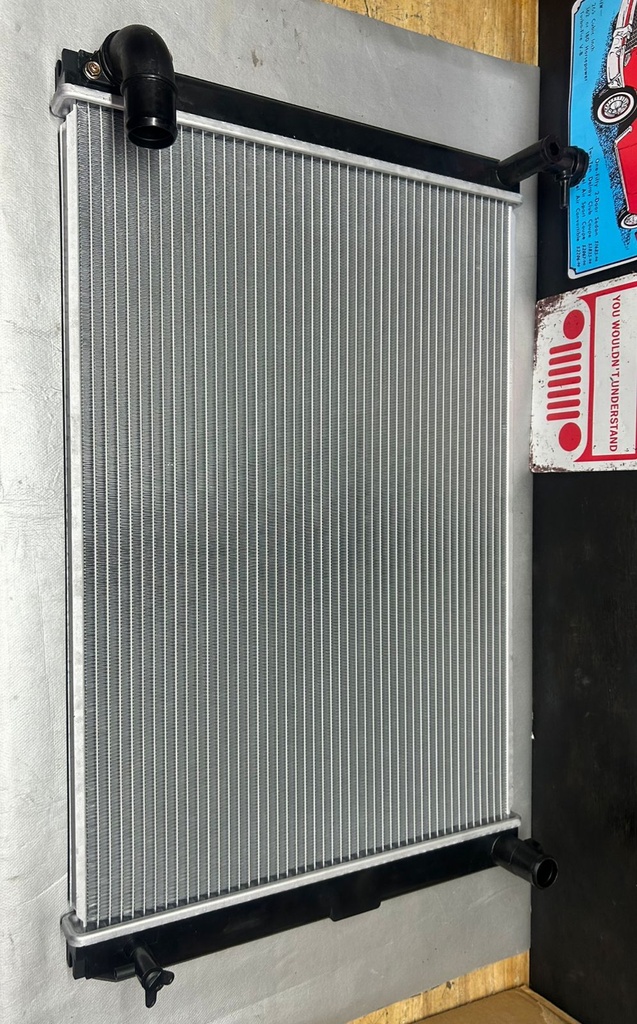 Radiador para Lexus RX400H 2006 al 2008 / Highlander 2006 al 2007 ( 3.3L / Electrico )