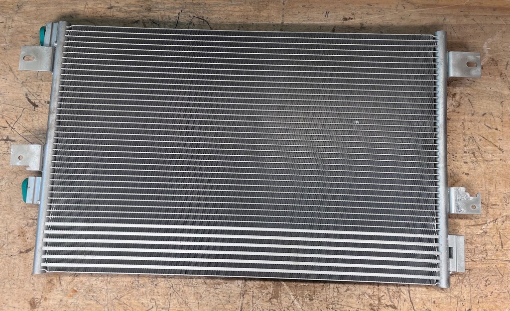 Condensador de Aire A/C Jeep Compass 2007-2010 / Patriot 2007-2009.