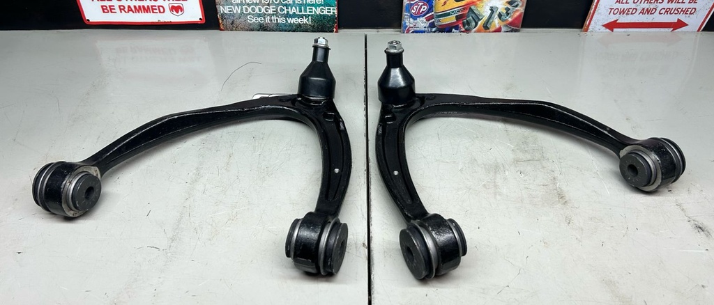 Tijeretas superiores delanteras para Chevrolet Silverado / Tahoe / Suburban 2007-2016 Avalanche 2007 al 2014