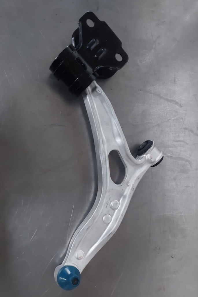 Tijereta inferior derecha para Ford Focus 2012 al 2018 (Modelo SE / Titanium)
