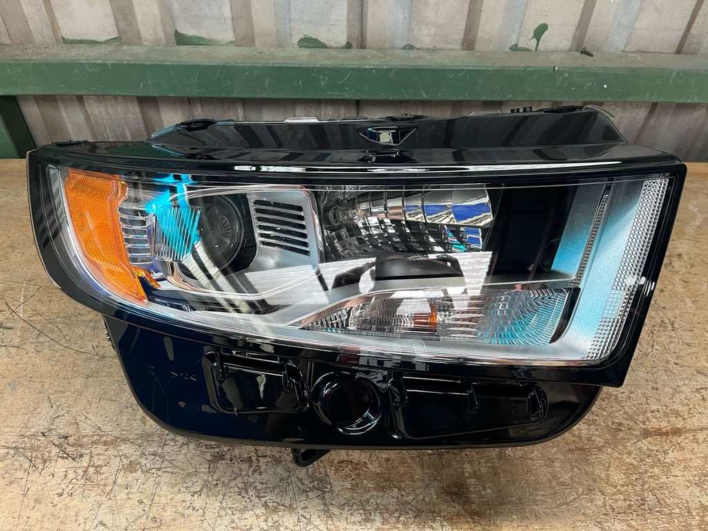 Luz Delantera Derecha para Ford Edge 2015-2018.