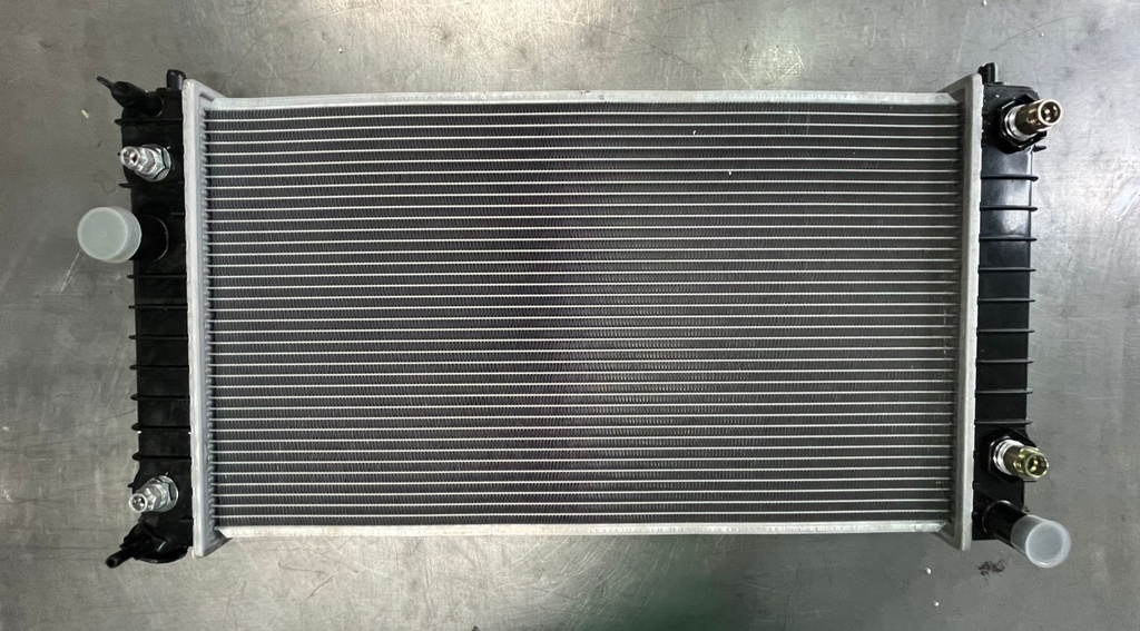 Radiador de 1 Fila para Chevrolet S10 / Mini Blazer / GMC Jimmy 4.3L V6 1996-2004.