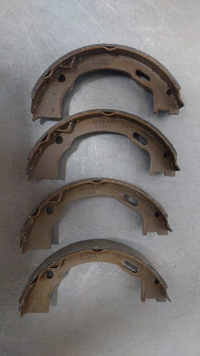 Zapatas de freno para Ford Explorer 1995 al 2001 / Ranger 2000 al 2002 / Jeep Grand cherokee 1993 a 1998 / Liberty 2003 al 2007 / Wrangler 2003 al 2006