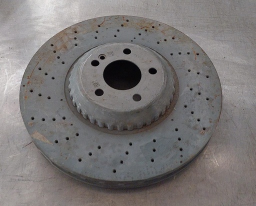 Disco delantero ventilado perforado para Mercedes Benz C300 / C400 2015-2018 diametro: 370mm