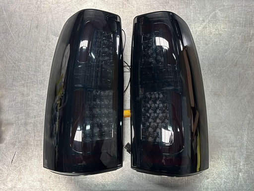 Luces Traseras LED Ahumadas para Chevrolet Silverado 1500 / 2500 / 3500 1999-2002 / GMC Sierra 1500 / 2500 / 3500 1999-2003.