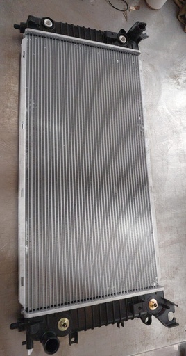 Radiador para Chevrolet Silverado 1500 2014-2019 47.3cm de ancho