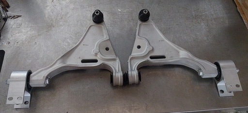 Tijeretas delanteras inferiorespara Cadillac DTS 2006-2011