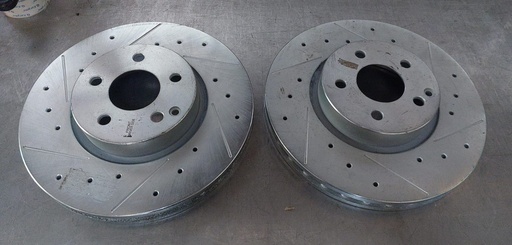 Discos delanteros ventilados perforados para Mercedes Benz C300 / C350 / E250 / E350 / E400 2008-2017