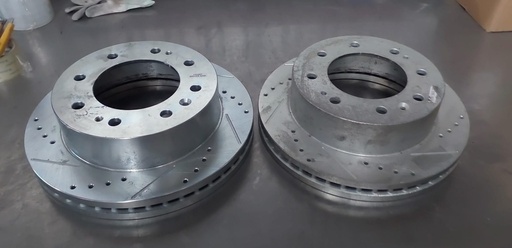Discos delanteros perforados ventilados para Chevrolet Silverado 2500HD / 3500HD 2015-2023