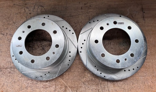 Discos traseros perforados ventilados para Chevrolet Silverado 2500HD / 3500HD 2011-2024 / GMC Sierra 2500HD / 3500HD 2011-2014.