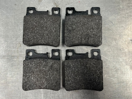 Pastillas de freno traseras para Mercedes-Benz C32 AMG 2002-2004 / C36 AMG 1996-1997 / CLK55 AMG 2001-2004 / CLK550 2007-2009 / C55 AMG 2005-2006.