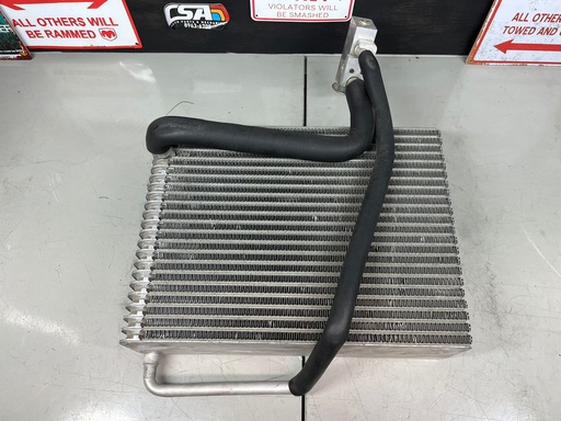 Radiador de aire A/C Dodge Grand Caravan V6 3.3L / 3.8L 2001-2007 / Chryler Town & Country V6 3.3L / 3.8L 2001-2007.