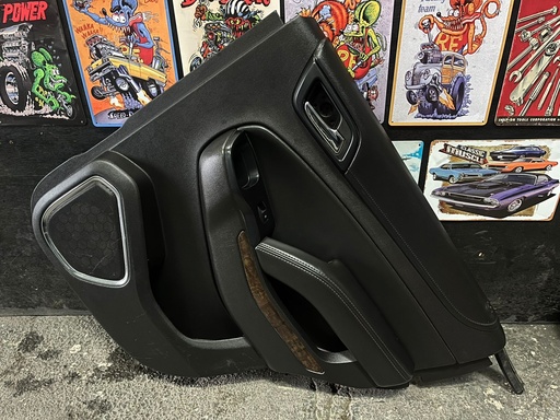 Panel de puerta Trasera Derecha Chevrolet Tahoe / Suburban 2015-2020 / GMC Yukon XL 2015-2020.