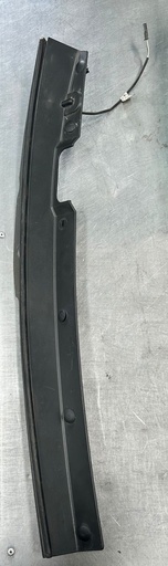 Moldura con sensor izquierda de puerta elevadiza para Chevrolet Tahoe / Suburban 2015 al 2020  (usado)