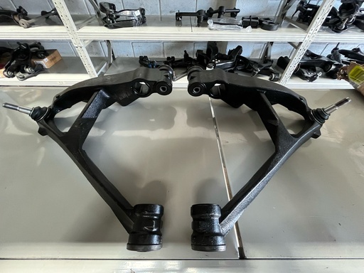 Tijeretas Delanteras Inferiores Chevrolet 4x4 Silverado Cheyenne 1999-2006 / Avalanche Z71 2002-2006 / Suburban 2000-2006.